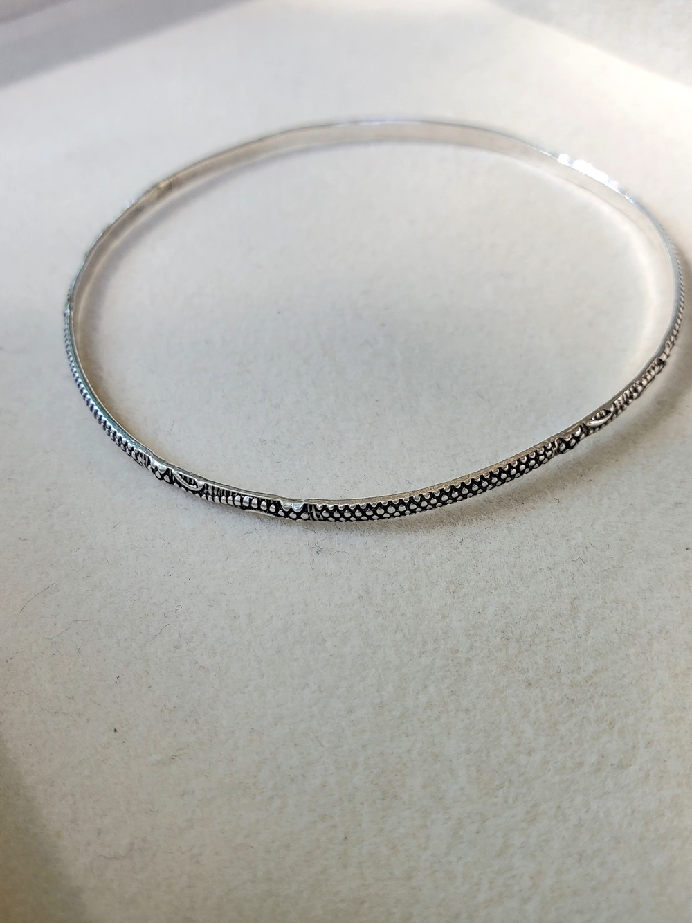 Vintage Sterling Silver Patterned Bangle - Picture 2 of 6